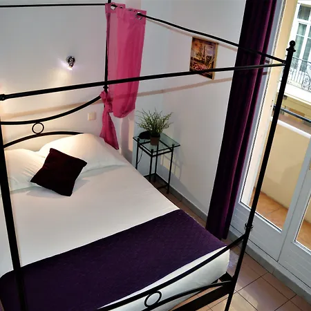 Celenya 2* Toulon